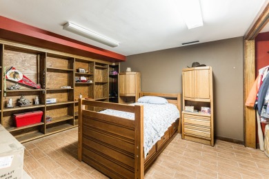 Spacious Riverview Ranch Retreat with Prime Access and on Buena Vista Golf Course in Illinois - for sale on GolfHomes.com, golf home, golf lot