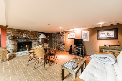 Spacious Riverview Ranch Retreat with Prime Access and on Buena Vista Golf Course in Illinois - for sale on GolfHomes.com, golf home, golf lot