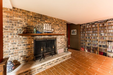 Spacious Riverview Ranch Retreat with Prime Access and on Buena Vista Golf Course in Illinois - for sale on GolfHomes.com, golf home, golf lot
