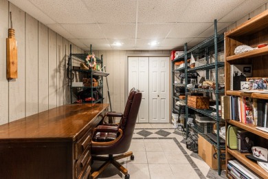 Spacious Riverview Ranch Retreat with Prime Access and on Buena Vista Golf Course in Illinois - for sale on GolfHomes.com, golf home, golf lot