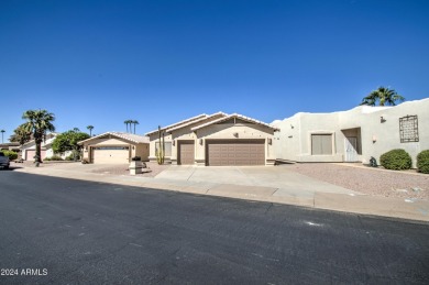 Very spacious 2 master bedroom 2 baths on the 3rd hole of Apache on Apache Wells Country Club in Arizona - for sale on GolfHomes.com, golf home, golf lot