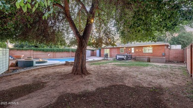 Beautifully updated 3 bed, 2 bath block home with a den on a on Palo Verde Golf Course in Arizona - for sale on GolfHomes.com, golf home, golf lot