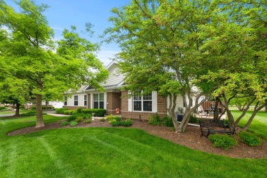 Beautifully updated 2-bedroom, 2.5-bath ranch townhome located on Carillon Lakes 3 Hole Course in Illinois - for sale on GolfHomes.com, golf home, golf lot