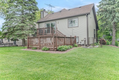 Well maintained and unique raised ranch!  You'll love the on Streamwood Oaks Golf Club in Illinois - for sale on GolfHomes.com, golf home, golf lot
