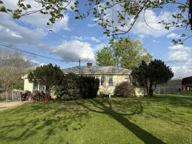 Looking for a Homestead in Charlton? This Ranch style home is on Heritage Country Club in Massachusetts - for sale on GolfHomes.com, golf home, golf lot