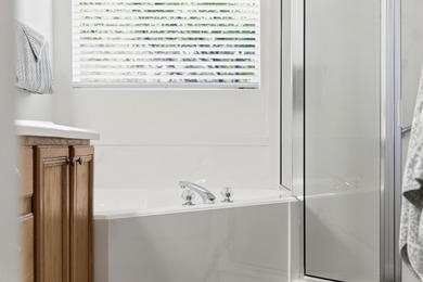 Step into this super clean, bright, and absolutely charming home on Sunriver Golf Club in Utah - for sale on GolfHomes.com, golf home, golf lot