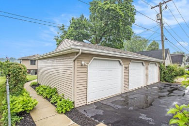 CALL BRIAN FAZEKAS : LAKEFRONT LIVING on Lyon Lake!   Welcome to on Marshall Country Club in Michigan - for sale on GolfHomes.com, golf home, golf lot