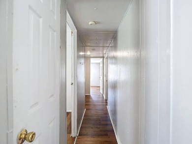 (Ver abajo en espanol)  All Ages Community - Lot rent $850 on Diamond Hill Golf and Country Club in Florida - for sale on GolfHomes.com, golf home, golf lot