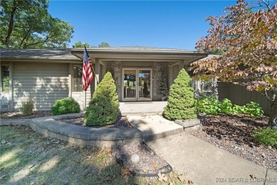 This spacious and inviting home, perfect for entertaining, sits on Indian Rock Golf Club in Missouri - for sale on GolfHomes.com, golf home, golf lot