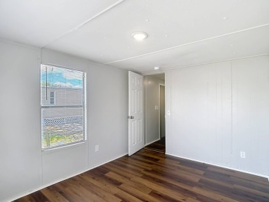 (Ver abajo en espanol)  All Ages Community - Lot rent $850 on Diamond Hill Golf and Country Club in Florida - for sale on GolfHomes.com, golf home, golf lot