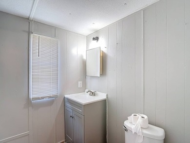 (Ver abajo en espanol)  All Ages Community - Lot rent $850 on Diamond Hill Golf and Country Club in Florida - for sale on GolfHomes.com, golf home, golf lot