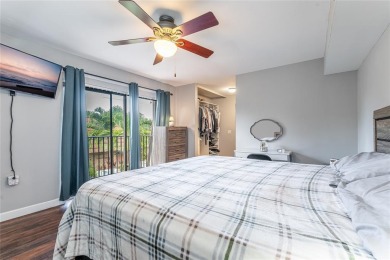 2 stories Townhouse in Pine Island Ridge Country Club. Newer on Pine Island Ridge Country Club in Florida - for sale on GolfHomes.com, golf home, golf lot