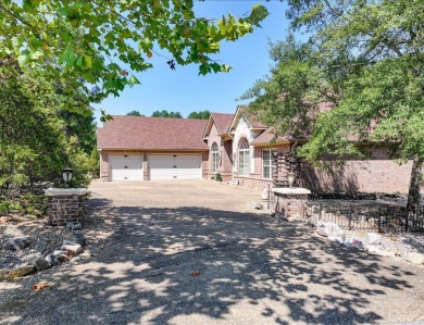 Custom Craftsman-style home with an open floor plan, cathedral on Granada Golf Course in Arkansas - for sale on GolfHomes.com, golf home, golf lot
