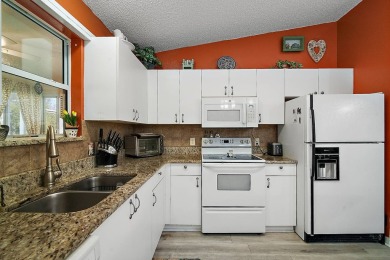 Welcome to this Designer home in The Villages! NO BOND, ROOF on The Links of Spruce Creek in Florida - for sale on GolfHomes.com, golf home, golf lot