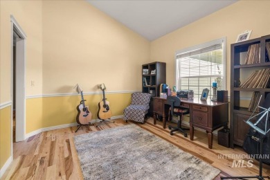 Gorgeous well maintained single level home with Beautiful 8' on Lakeview Golf Club in Idaho - for sale on GolfHomes.com, golf home, golf lot