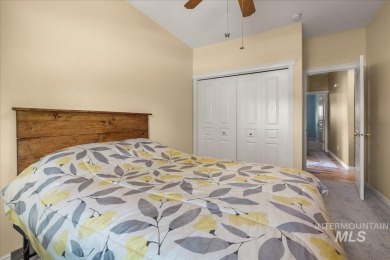 Gorgeous well maintained single level home with Beautiful 8' on Lakeview Golf Club in Idaho - for sale on GolfHomes.com, golf home, golf lot