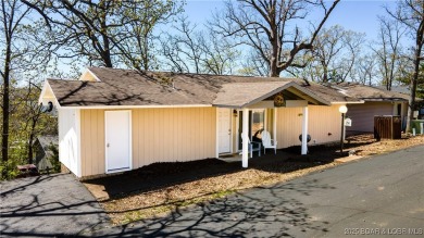 Don't miss out on this fabulous 2 bedroom 2 bathroom no step on The Oaks Golf Course in Missouri - for sale on GolfHomes.com, golf home, golf lot