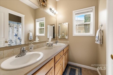 Gorgeous well maintained single level home with Beautiful 8' on Lakeview Golf Club in Idaho - for sale on GolfHomes.com, golf home, golf lot