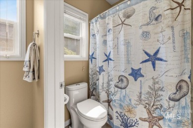 Gorgeous well maintained single level home with Beautiful 8' on Lakeview Golf Club in Idaho - for sale on GolfHomes.com, golf home, golf lot