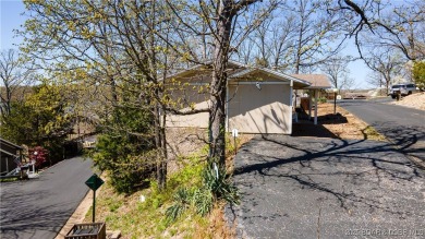 Don't miss out on this fabulous 2 bedroom 2 bathroom no step on The Oaks Golf Course in Missouri - for sale on GolfHomes.com, golf home, golf lot
