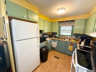 DONT MISS OUT ON THIS VERY CLEAN & WELL-MAINTAINED home is on Lone Palm Golf Club in Florida - for sale on GolfHomes.com, golf home, golf lot