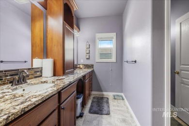 Gorgeous well maintained single level home with Beautiful 8' on Lakeview Golf Club in Idaho - for sale on GolfHomes.com, golf home, golf lot