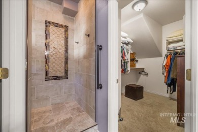 Gorgeous well maintained single level home with Beautiful 8' on Lakeview Golf Club in Idaho - for sale on GolfHomes.com, golf home, golf lot
