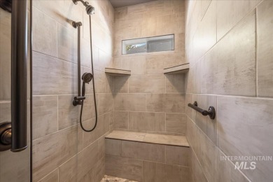 Gorgeous well maintained single level home with Beautiful 8' on Lakeview Golf Club in Idaho - for sale on GolfHomes.com, golf home, golf lot