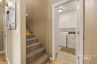 Gorgeous well maintained single level home with Beautiful 8' on Lakeview Golf Club in Idaho - for sale on GolfHomes.com, golf home, golf lot