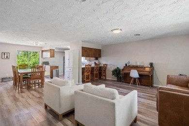 Don't miss this great investment opportunity! Duplex with lots on American Falls Golf Course in Idaho - for sale on GolfHomes.com, golf home, golf lot