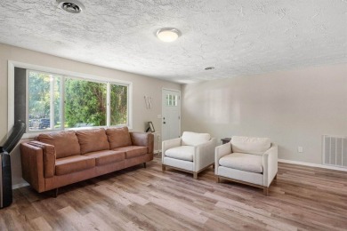 Don't miss this great investment opportunity! Duplex with lots on American Falls Golf Course in Idaho - for sale on GolfHomes.com, golf home, golf lot