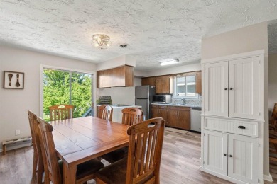 Don't miss this great investment opportunity! Duplex with lots on American Falls Golf Course in Idaho - for sale on GolfHomes.com, golf home, golf lot