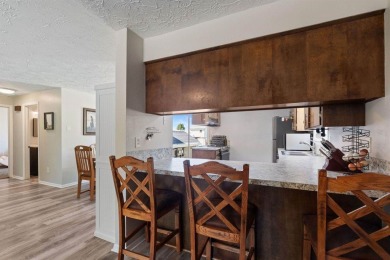 Don't miss this great investment opportunity! Duplex with lots on American Falls Golf Course in Idaho - for sale on GolfHomes.com, golf home, golf lot