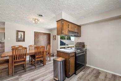 Don't miss this great investment opportunity! Duplex with lots on American Falls Golf Course in Idaho - for sale on GolfHomes.com, golf home, golf lot