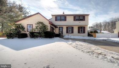 Welcome to 121 Bound Brook Ct in Washington Twp!Don't miss this on Wedgwood Country Club in New Jersey - for sale on GolfHomes.com, golf home, golf lot