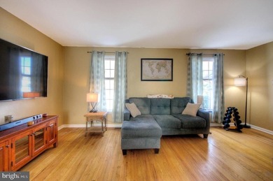 Welcome to 121 Bound Brook Ct in Washington Twp!Don't miss this on Wedgwood Country Club in New Jersey - for sale on GolfHomes.com, golf home, golf lot