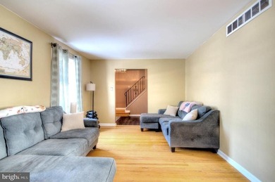 Welcome to 121 Bound Brook Ct in Washington Twp!Don't miss this on Wedgwood Country Club in New Jersey - for sale on GolfHomes.com, golf home, golf lot