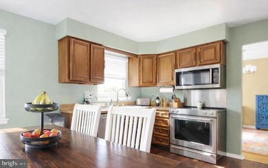 Welcome to 121 Bound Brook Ct in Washington Twp!Don't miss this on Wedgwood Country Club in New Jersey - for sale on GolfHomes.com, golf home, golf lot