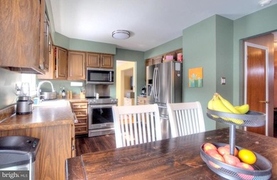 Welcome to 121 Bound Brook Ct in Washington Twp!Don't miss this on Wedgwood Country Club in New Jersey - for sale on GolfHomes.com, golf home, golf lot