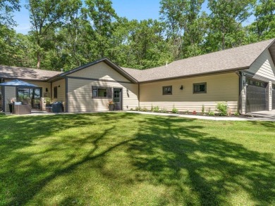 Gorgeous one level home in a prime location, East Gull Lake on Maddens on Gull Lake - The Classic at Maddens in Minnesota - for sale on GolfHomes.com, golf home, golf lot