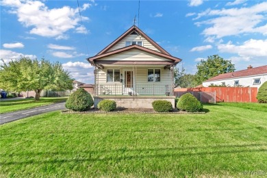 Charming and Move in ready! 4 bedroom, 1.5 bath home situated on on Hyde Park Municipal Golf Course - Hyde Park 1 in New York - for sale on GolfHomes.com, golf home, golf lot