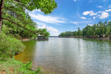 Lakefront lot in Richland Pointe subdivision! This is a very on Reynolds Lake Oconee - The Oconee in Georgia - for sale on GolfHomes.com, golf home, golf lot