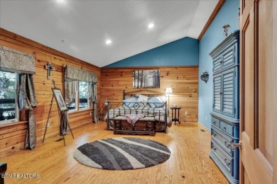 A stunning Log Home in Tellico Village! Discover the perfect on Toqua Golf Course - Loudon County in Tennessee - for sale on GolfHomes.com, golf home, golf lot