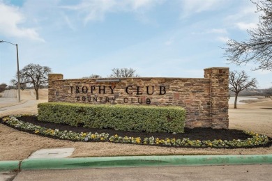 Welcome to this beautifully kept garden home in the highly on Trophy Club of Dallas in Texas - for sale on GolfHomes.com, golf home, golf lot