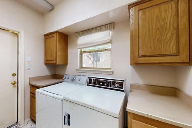 Lovely single story 2 Bedroom 1.75 Bath home in gated Tanoan on Tanoan Country Club in New Mexico - for sale on GolfHomes.com, golf home, golf lot