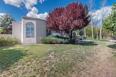 Lovely single story 2 Bedroom 1.75 Bath home in gated Tanoan on Tanoan Country Club in New Mexico - for sale on GolfHomes.com, golf home, golf lot