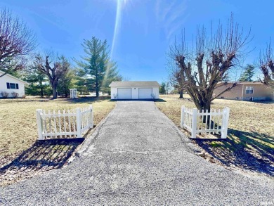 Move-In-Ready 3 Bedroom, 2 Bath Home on a Cul-de-sac with Golf on Pine Lakes Golf Course in Illinois - for sale on GolfHomes.com, golf home, golf lot