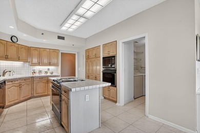 Rare opportunity to put your own stamp on a spacious 3bed/2 on Boca Pointe Country Club in Florida - for sale on GolfHomes.com, golf home, golf lot