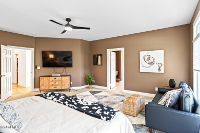 Sartoga Lake: Turn-key  rental sold fully furnished with on Saratoga Lake Golf Club Inc. in New York - for sale on GolfHomes.com, golf home, golf lot