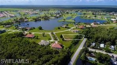 Build your dream home on this spacious .43-acre lot, perfectly on Eagle Lakes Golf Club in Florida - for sale on GolfHomes.com, golf home, golf lot